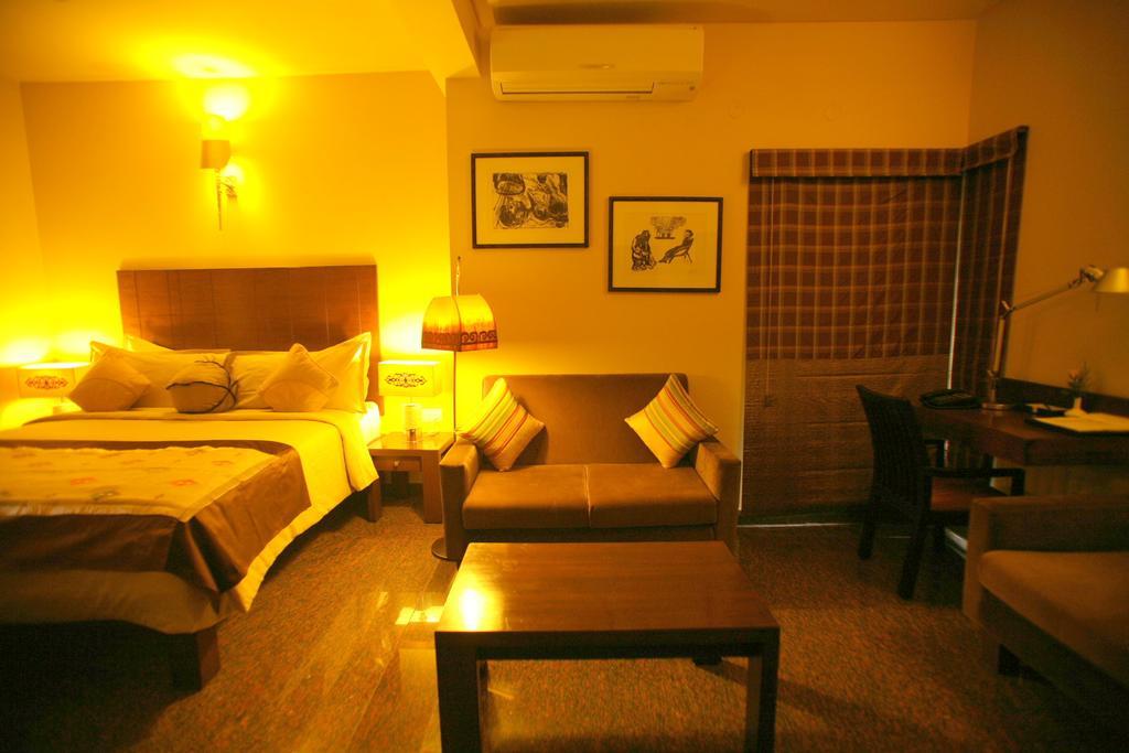 Апарт отель Justa Indiranagar Бангалор Экстерьер фото