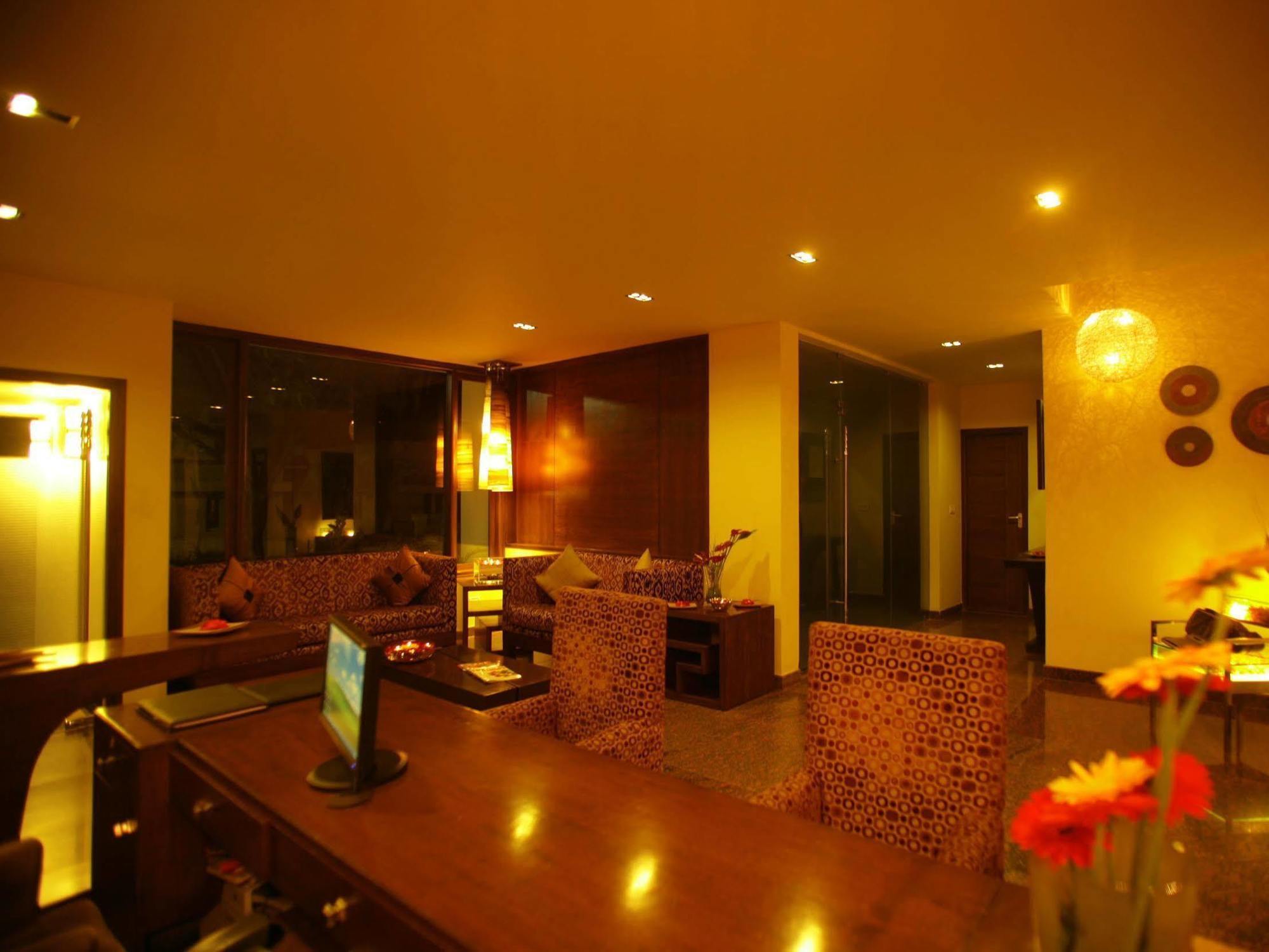 Апарт отель Justa Indiranagar Бангалор Экстерьер фото