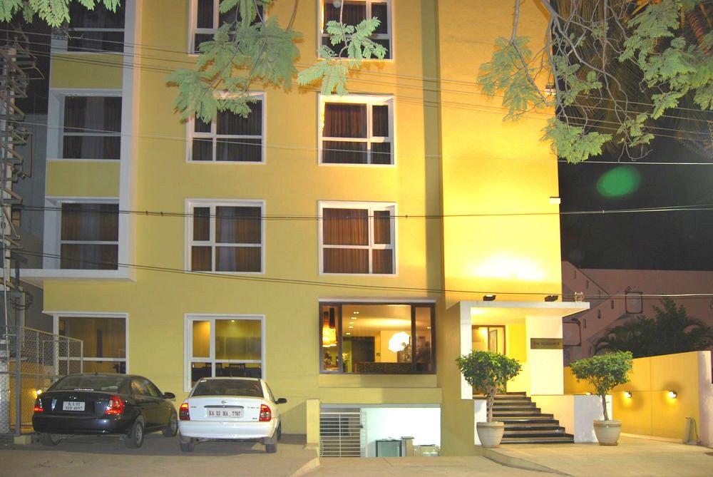 Апарт отель Justa Indiranagar Бангалор Экстерьер фото
