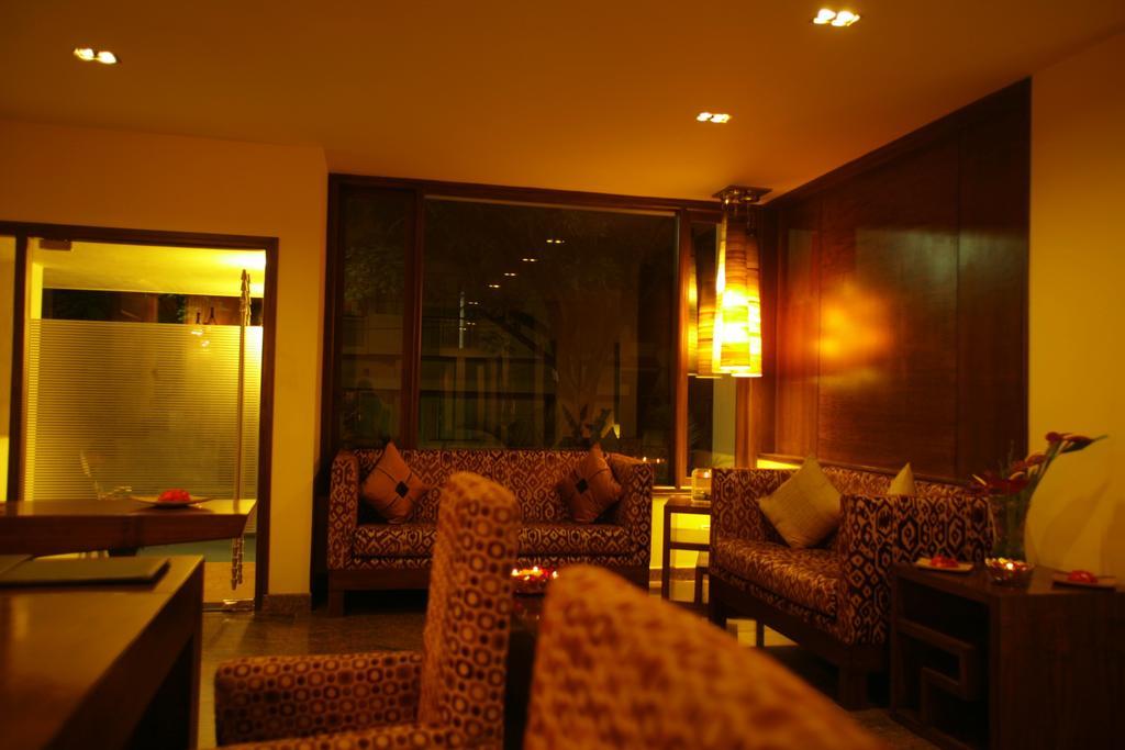 Апарт отель Justa Indiranagar Бангалор Экстерьер фото